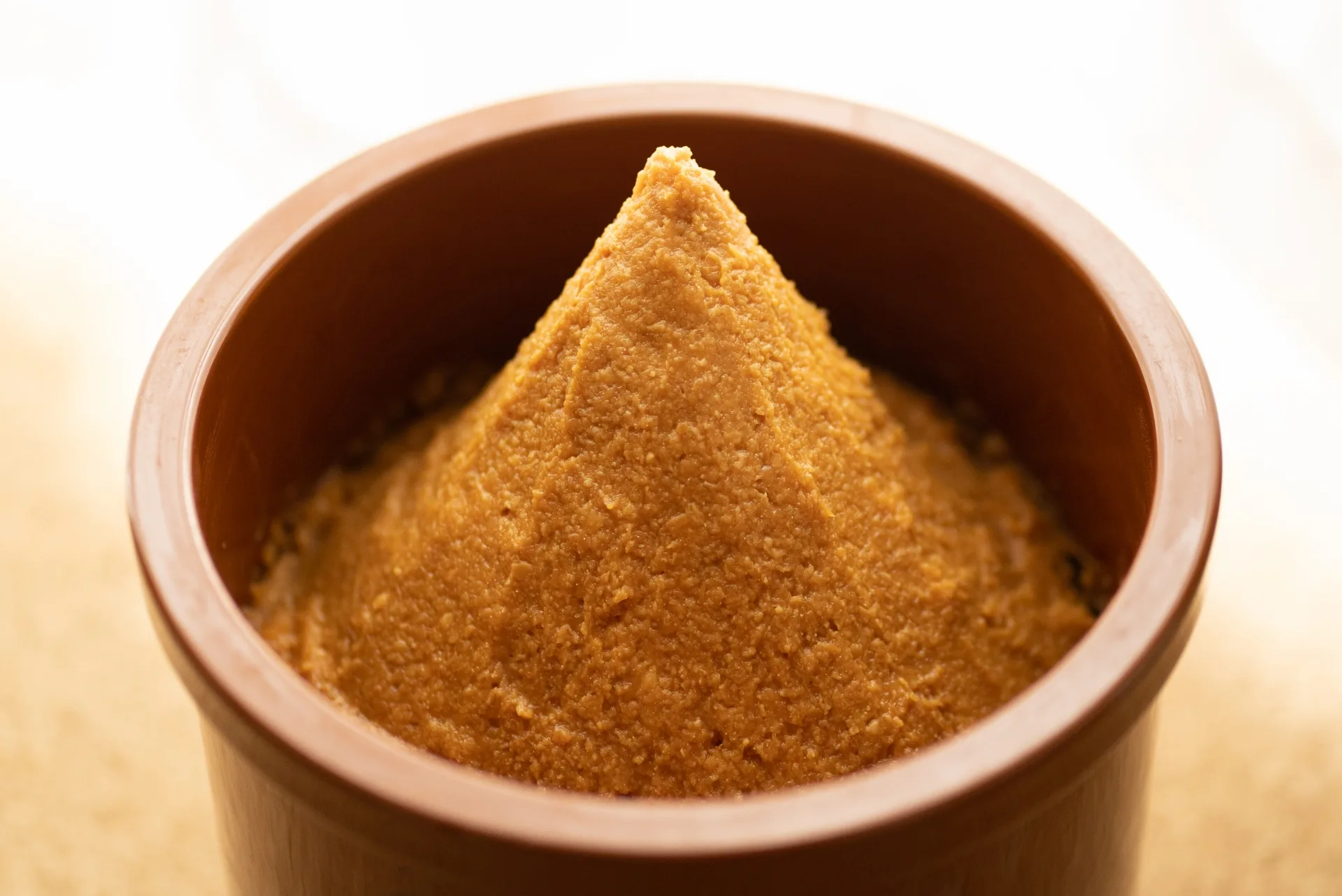 「手前味噌」的中文意思是…