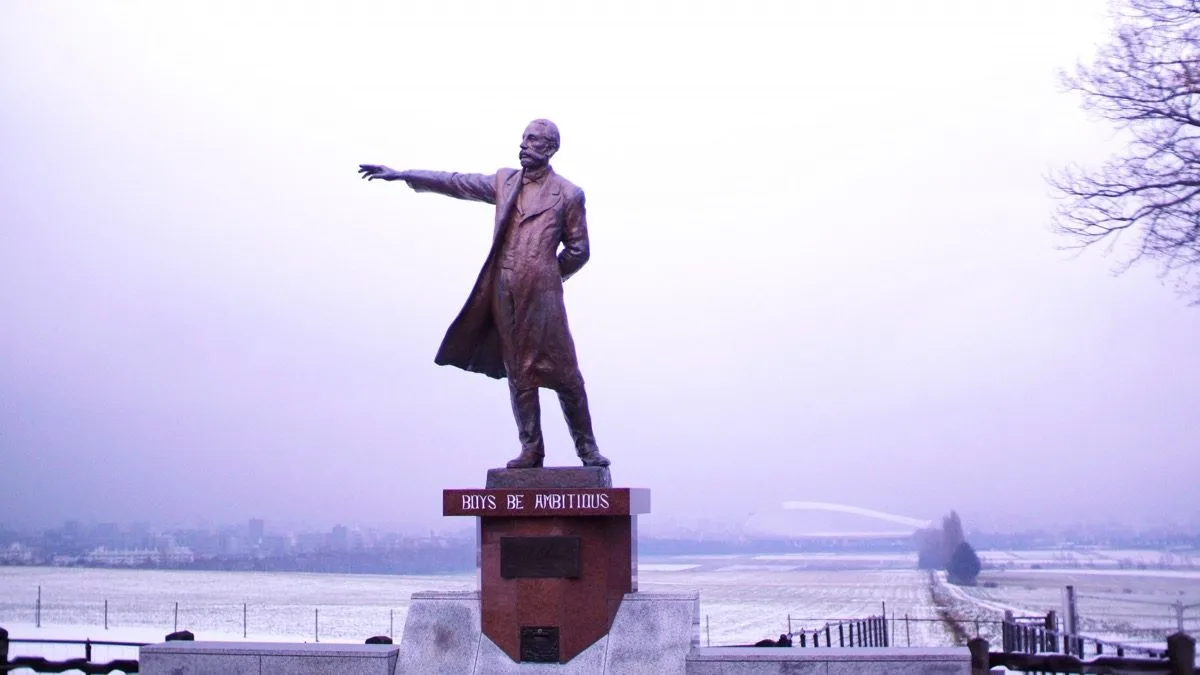 克拉克博士的名言：「少年よ、大志を抱け！」「紳士たれ！」