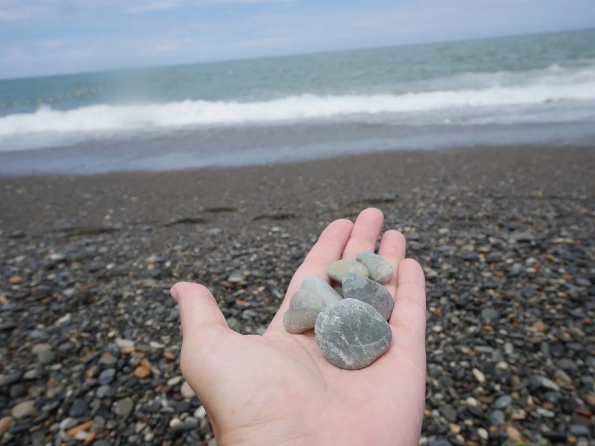 糸魚川海邊的玉石