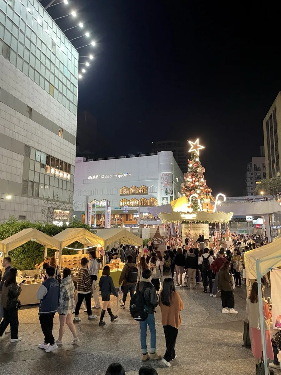 台北中山｜心中山線型公園，常常有市集，晚上散步的好去處。
