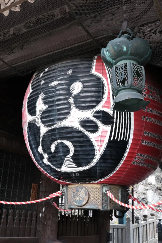 成田山新勝寺大燈籠