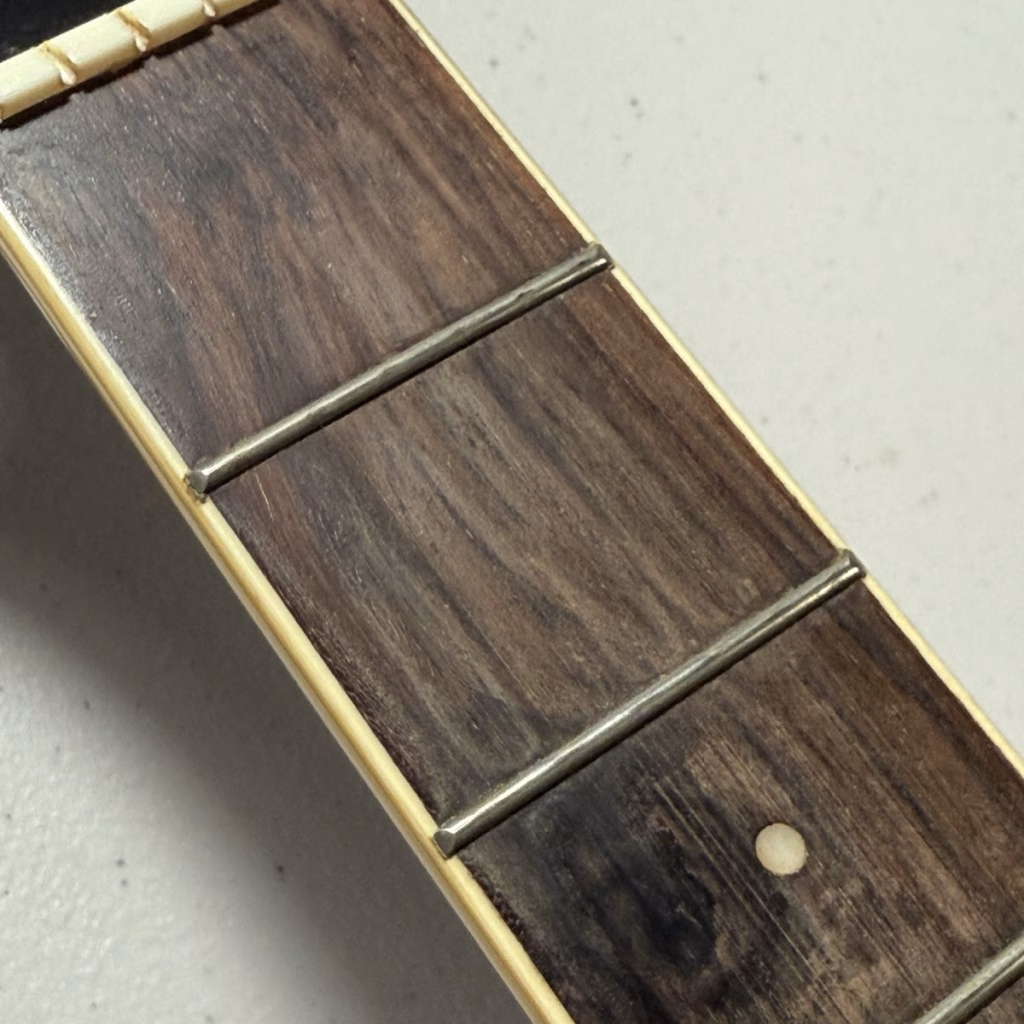 二手吉他的外觀 狀況檢查 指板