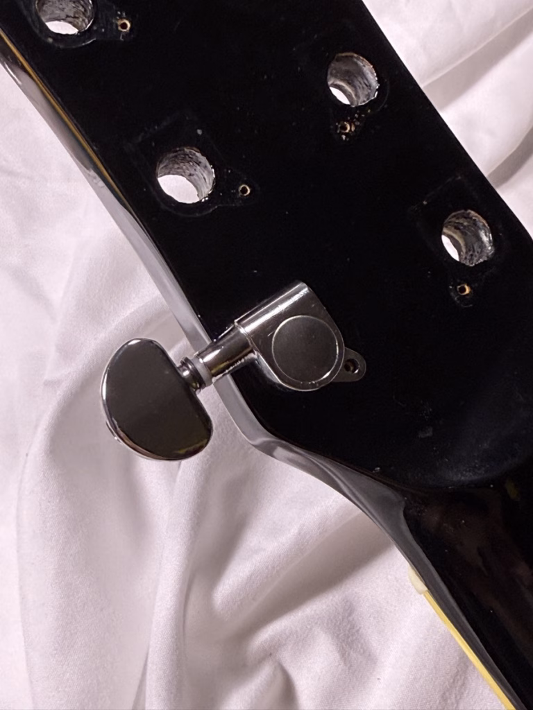 吉他維修 弦鈕 螺絲位置